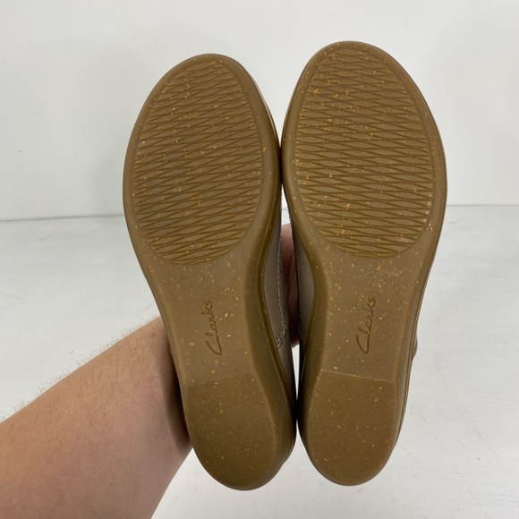 Clarks Everlay Dairyn Taupe Leather Slip On Comfort Loafer Sz. 7 M - Picture 12 of 13
